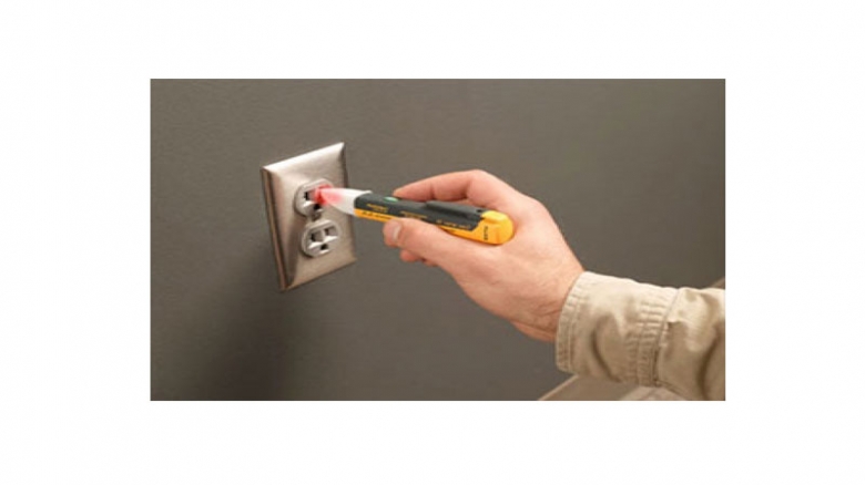 چرا سیم نول برق دارد؟