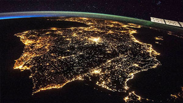 تولید برق از آسمان شب